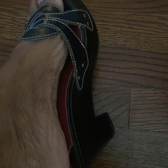 Black/white - Picture 3 of 4